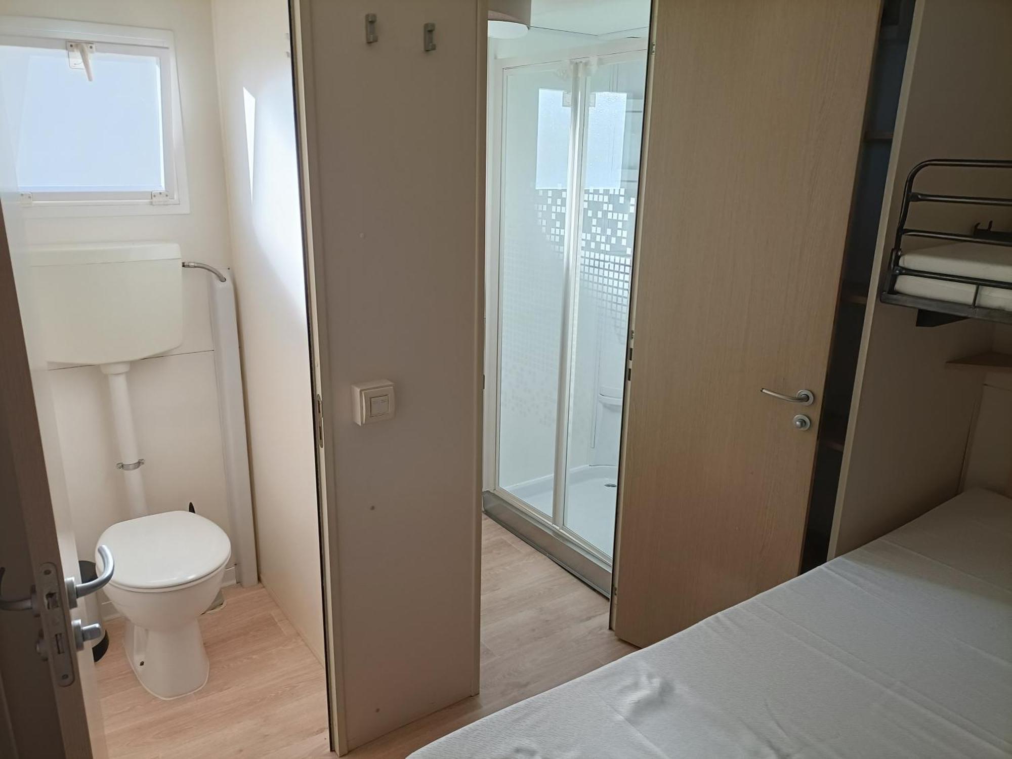 Chalet Camping River Italie Met 2 Slaapkamers Ameglia Exterior photo