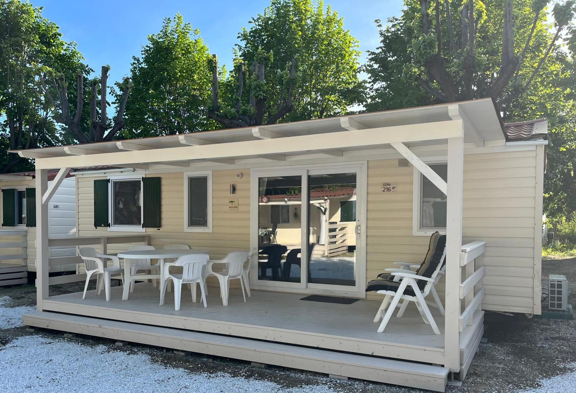 Chalet Camping River Italie Met 2 Slaapkamers Ameglia Exterior photo